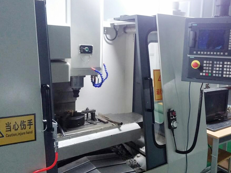 加工中心第四軸能否當(dāng)車床用？